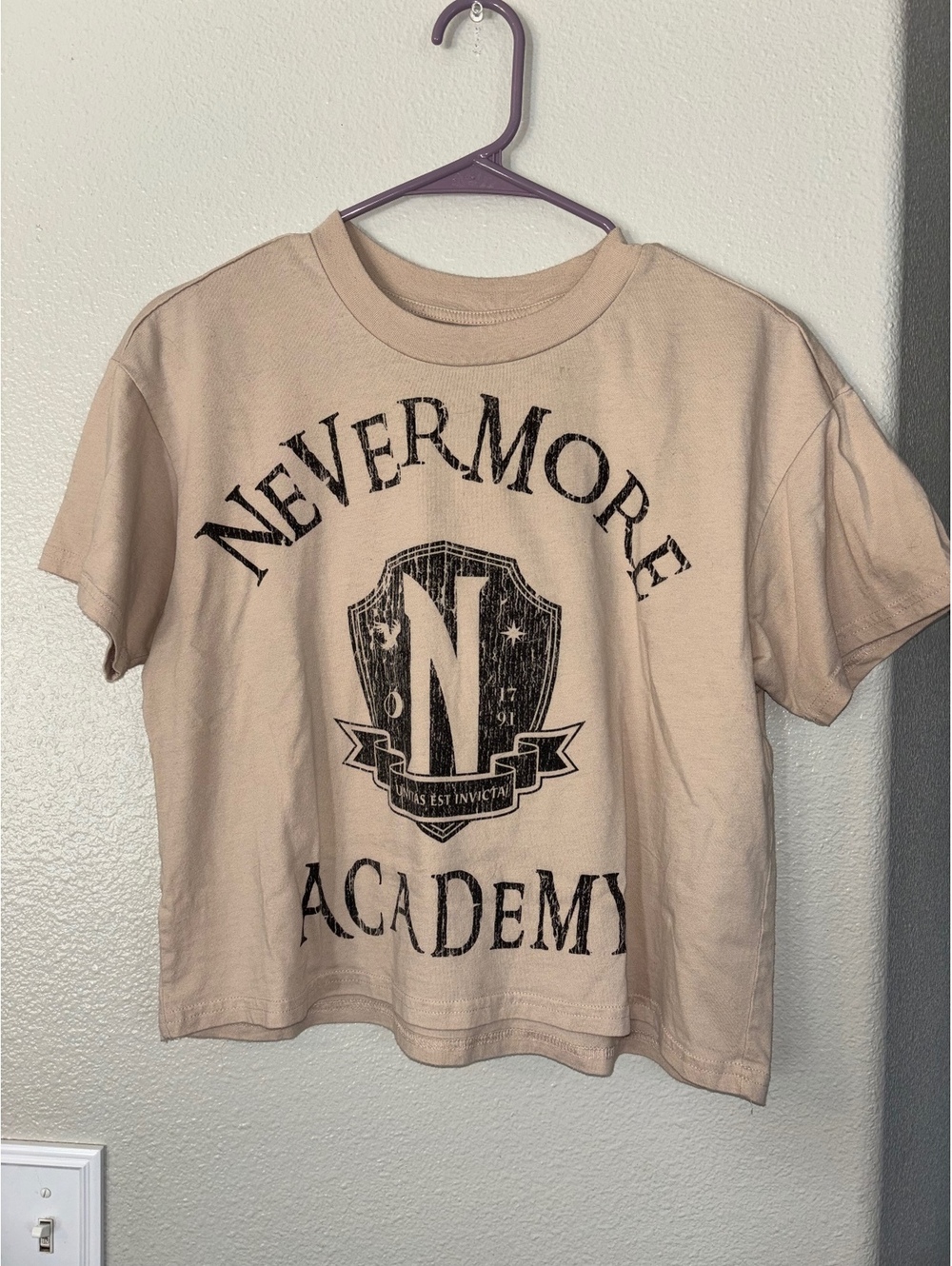 Wednesday Nevermore Academy Graphic T-Shirt Size M Beige Cotton Blend
